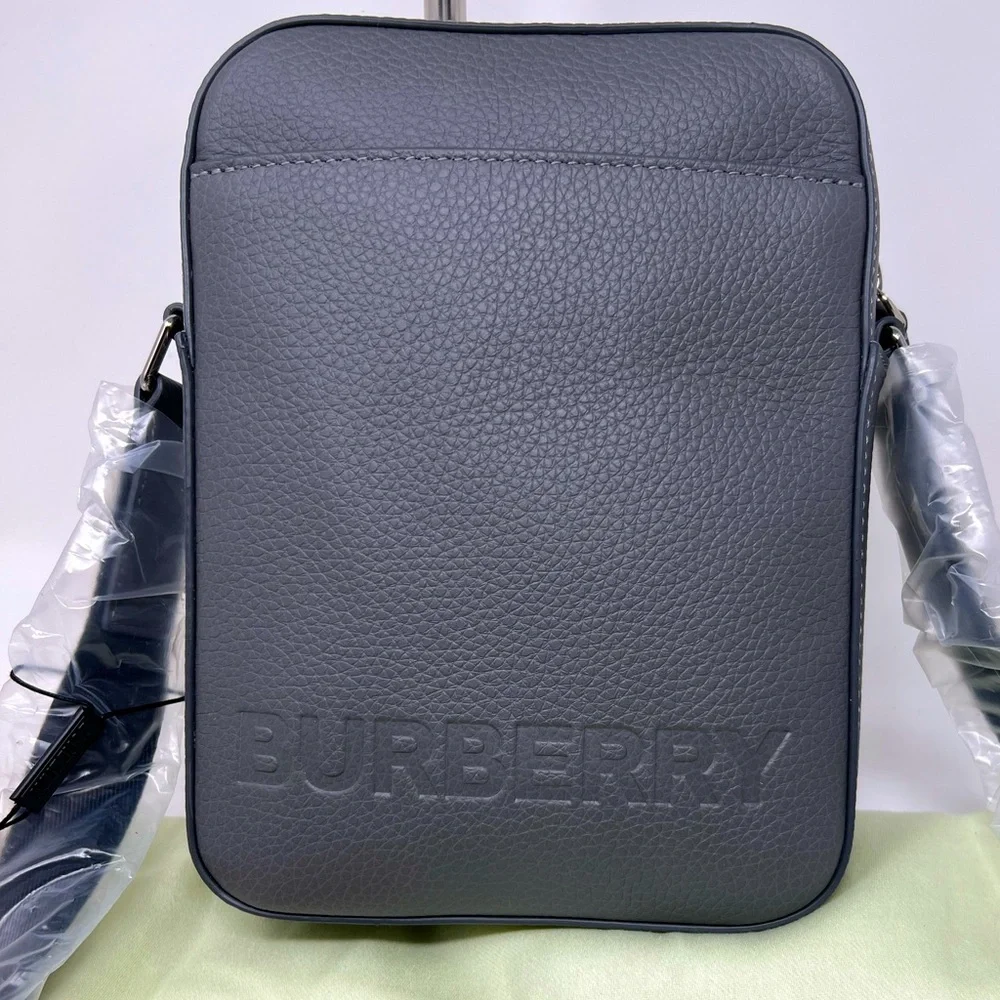 New Burberry leather messenger bag Thornton Small Messenger Bag Crossbody bag - Picture 1 of 10